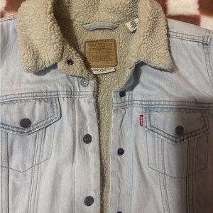 Women’s Levi’s Jean Sherpa jacket size L used good condition.